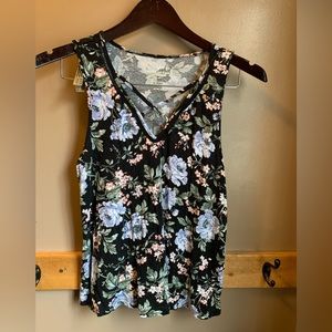 American Eagle Sleeveless Shirt